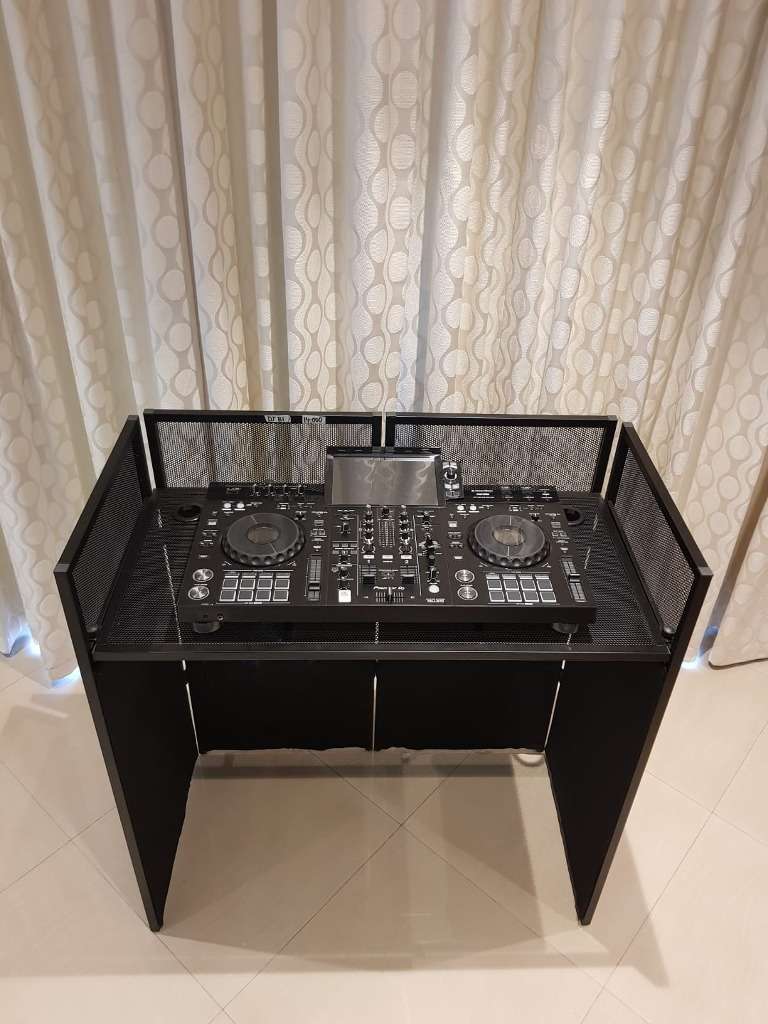 AW DJ B1
