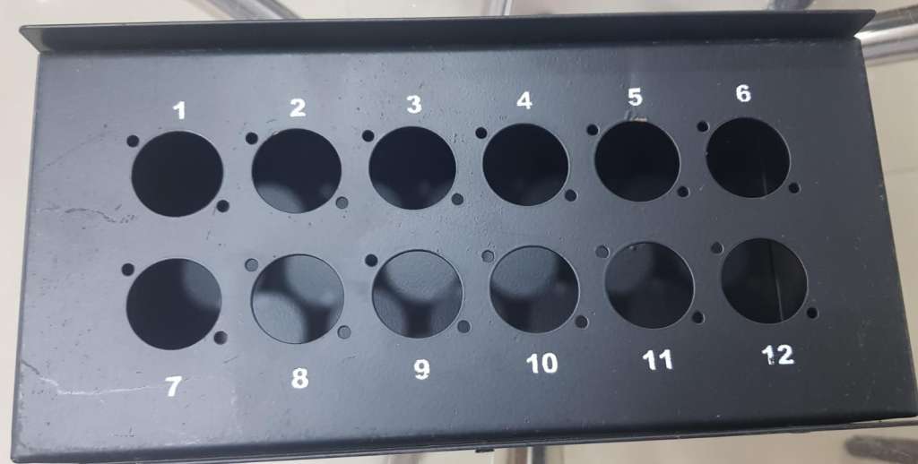 12 HOLE BOX