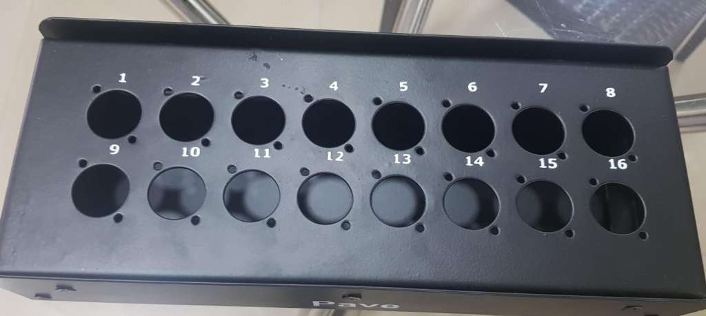 16 HOLE BOX